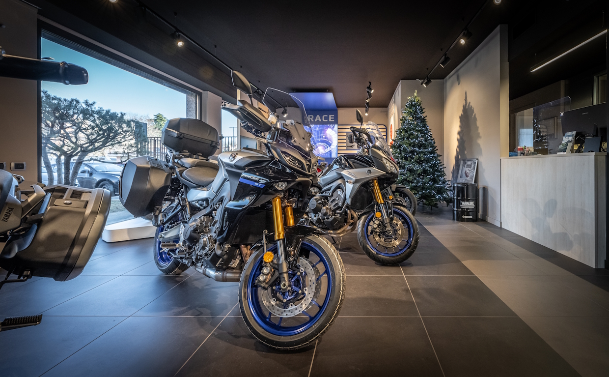 Ristrutturazione negozio Yamaha